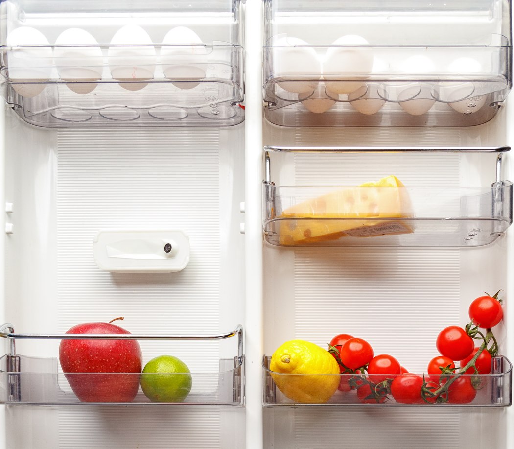 https://cdn.yankodesign.com/images/design_news/2019/09/turn_your_fridge_into_a_smart_fridge_04.jpg