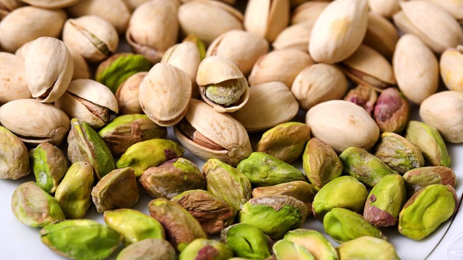 The 5 Best Nuts to Add To Your Diet