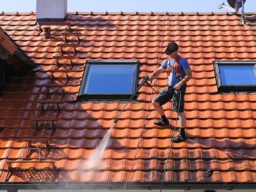 How to Choose the Right Tile Roof Cleaning Services for Your Home