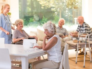 assisted living qualifications